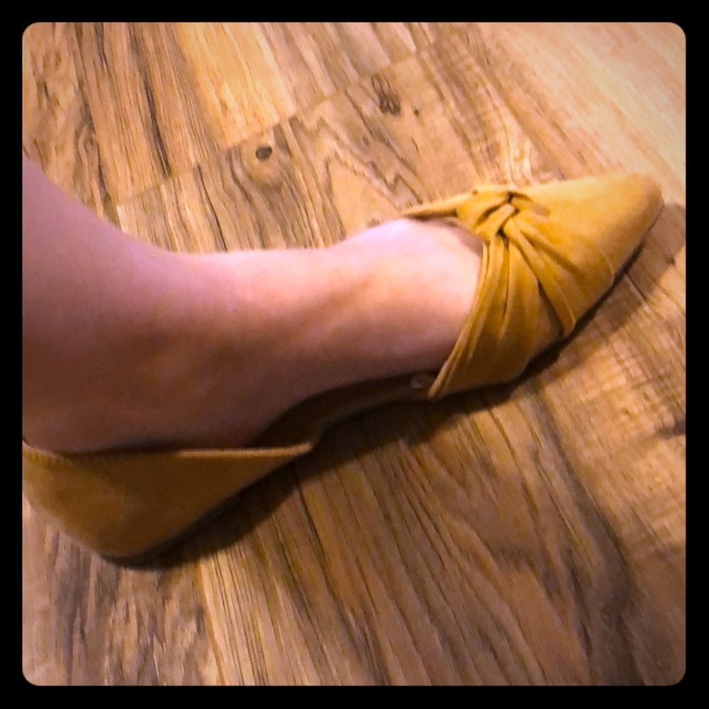 Charlotte Russe mustard flats